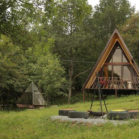 הוילה Margahovit Glamping Wolf Mount מראה חיצוני תמונה
